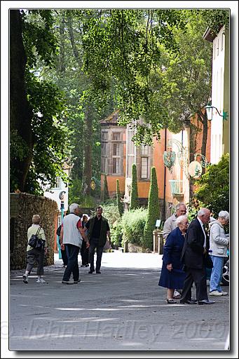 towards town hall.jpg